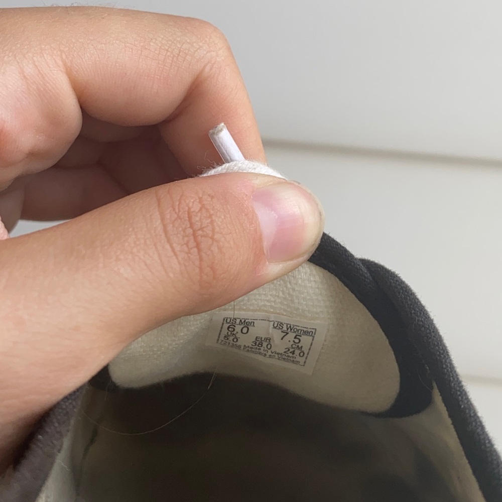 Vans - Picture 2 of 3